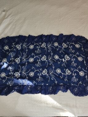 Two Vintage Fieldcrest Mills Blue White Embroidered Floral Bed Sham Standard USA